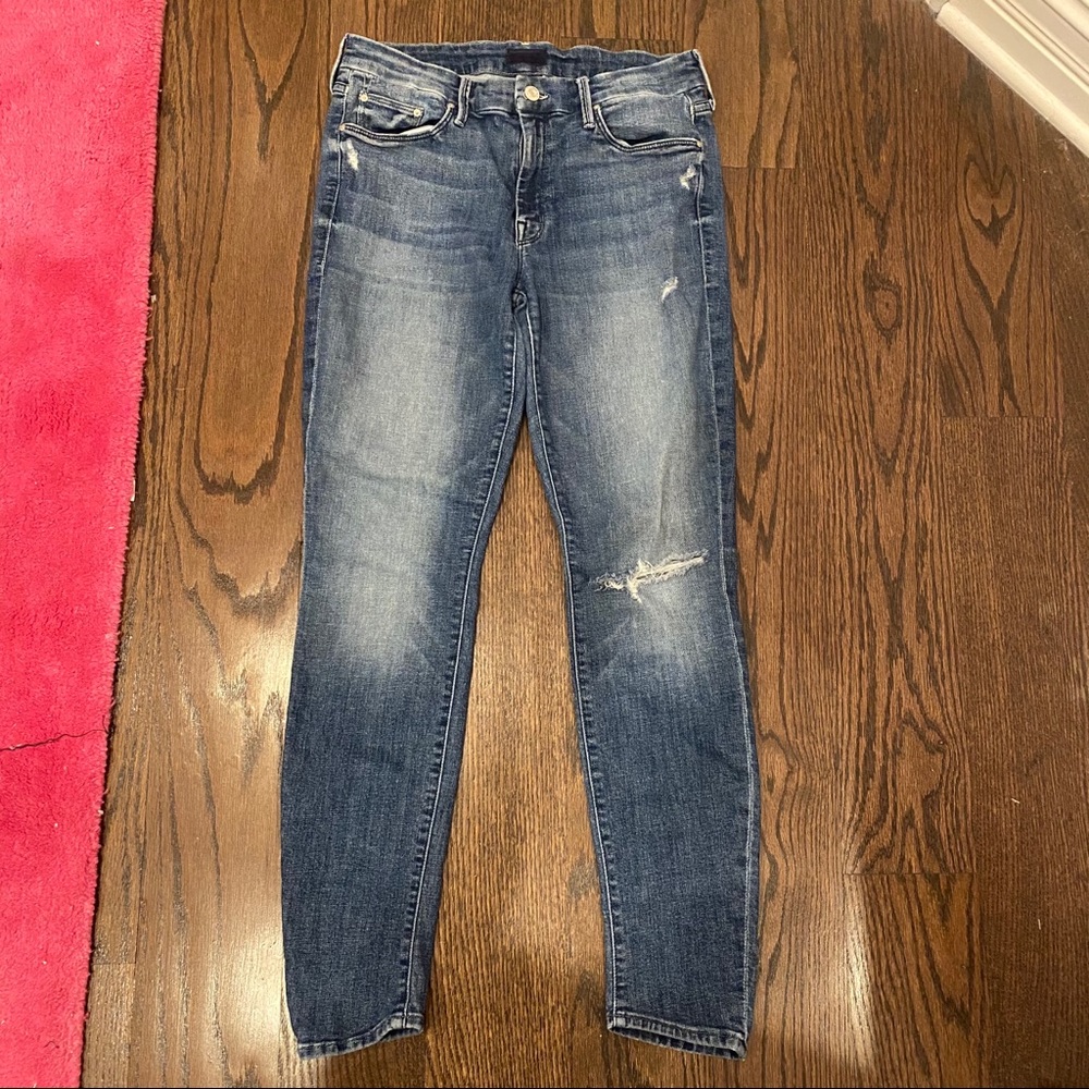 Mother Denim Skinny Jeans. Size 30. Rip on knee.